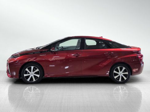 Used 2017 Toyota Mirai image 4