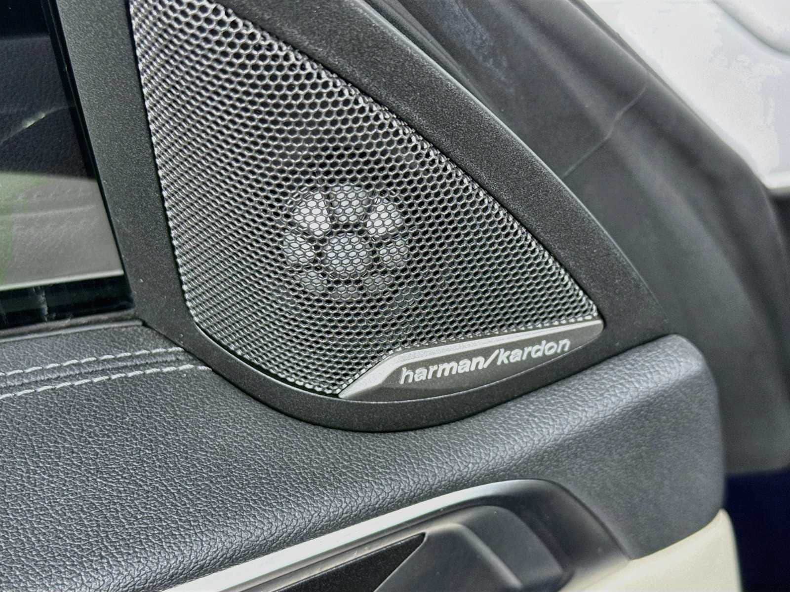 Used 2024 BMW M440i Convertible w/ Premium Package RWD image 19