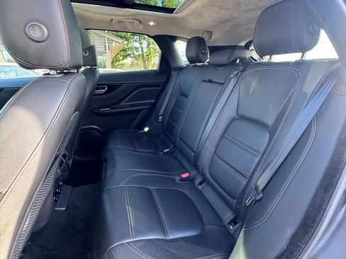 Used 2020 Jaguar F-PACE Prestige image 16
