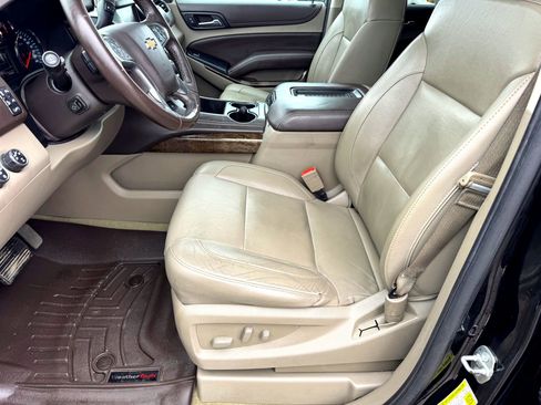 Used 2016 Chevrolet Suburban LT image 12