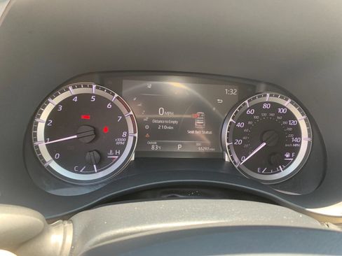 Used 2023 Toyota Highlander XLE FWD image 31