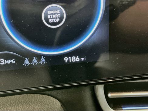 Used 2025 Hyundai Elantra SEL FWD image 19