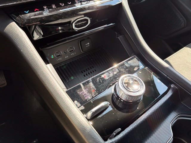 New 2026 Jeep Grand Cherokee Altitude AWD/4WD image 19