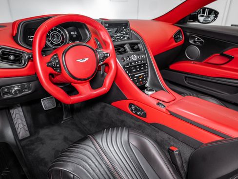 Used 2023 Aston Martin DB11 V8 Coupe image 4