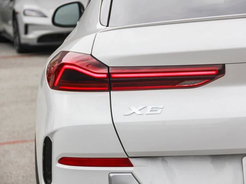 Used 2021 BMW X6 xDrive40i w/ Premium Package image 8