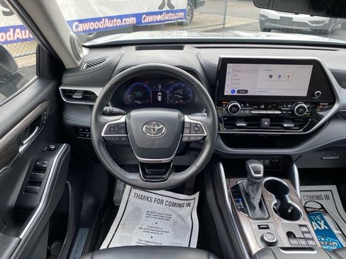 Used 2024 Toyota Highlander Platinum AWD/4WD image 22