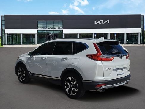 Used 2019 Honda CR-V Touring image 3