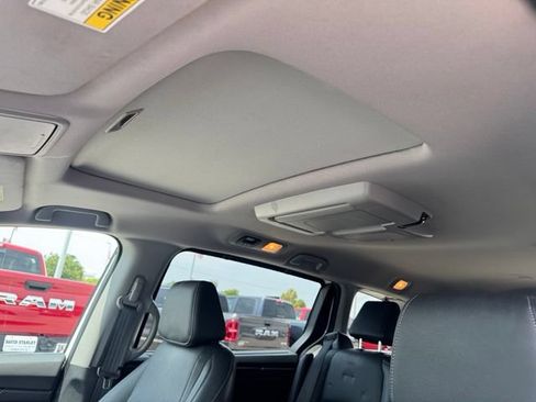 Used 2022 Honda Odyssey Touring image 12