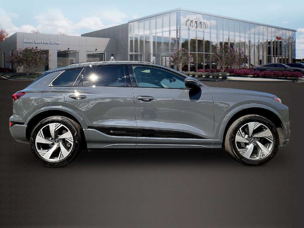 Used 2025 Audi Q6 e-tron Premium Plus w/ Premium Plus AWD/4WD image 8