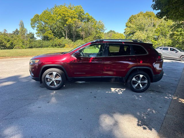 Used 2019 Jeep Cherokee Limited AWD/4WD image 4