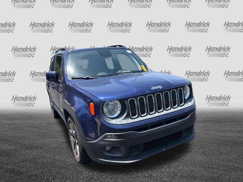 Used 2018 Jeep Renegade Latitude FWD image 3