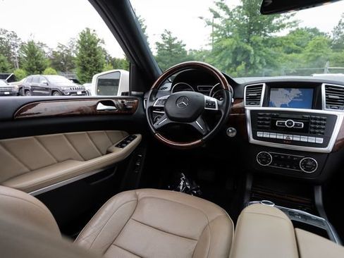Used 2013 Mercedes-Benz GL 550 4MATIC image 40