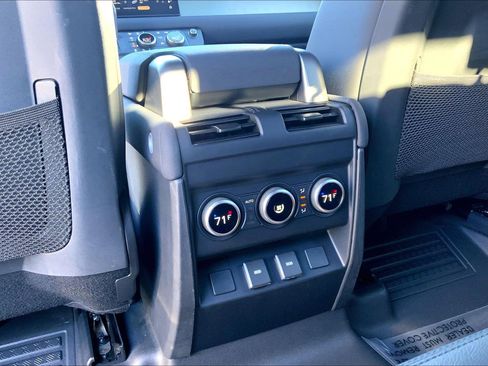 Used 2023 Land Rover Defender 110 S image 34