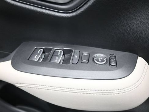 Used 2023 Honda HR-V EX-L image 17