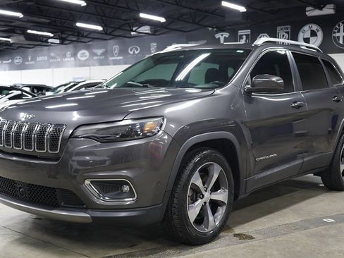 Used 2019 Jeep Cherokee Limited w/ Technology Group FWD image 1