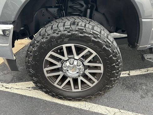 Used 2019 Ford F250 Lariat w/ FX4 Off-Road Package AWD/4WD image 5