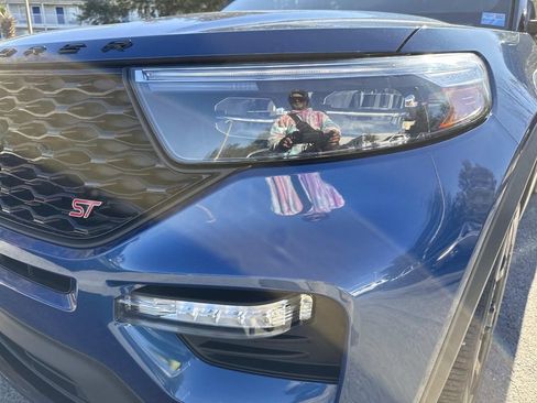 Used 2022 Ford Explorer ST w/ ST Street Pack image 10