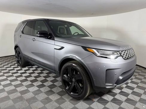 Certified 2025 Land Rover Discovery S image 11