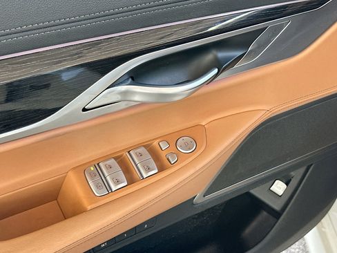 Used 2020 BMW 740i w/ M Sport Package image 18