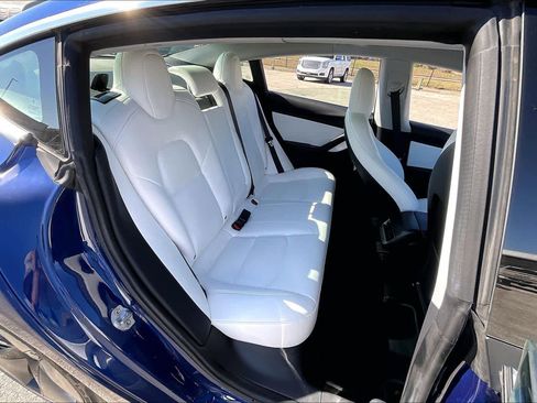 Used 2018 Tesla Model 3 Mid Range image 18