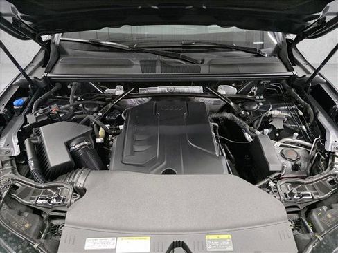 Certified 2025 Audi Q5 Premium Plus image 27