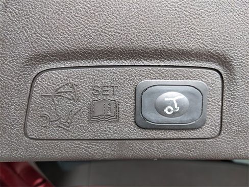 Used 2017 Lincoln MKC Reserve image 10