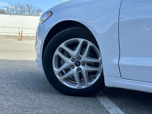 Used 2014 Ford Fusion SE image 8