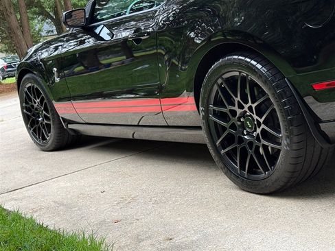 Used 2013 Ford Mustang Shelby GT500 RWD image 23