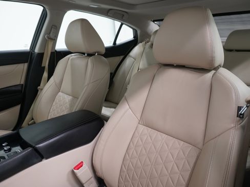 Used 2021 Nissan Maxima Platinum w/ Sport Mat Group image 9
