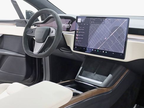 Used 2022 Tesla Model X AWD/4WD image 32