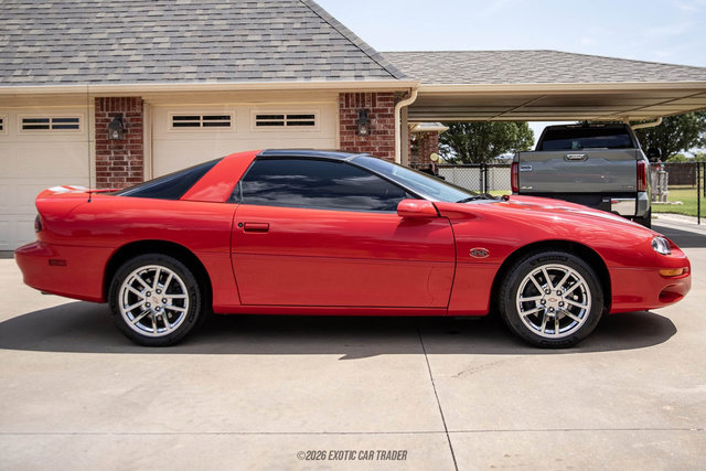 Used 2002 Chevrolet Camaro Z28 w/ SS Performance/Appearance Pkg RWD image 9