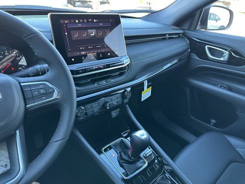 New 2026 Jeep Compass Latitude image 68