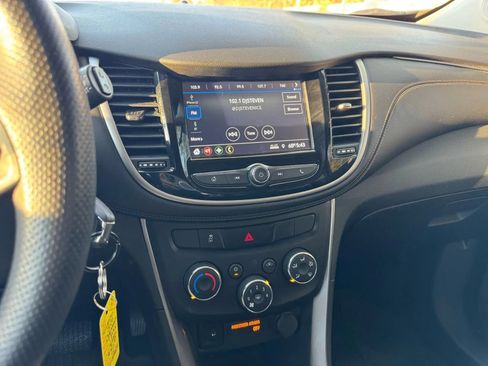 Used 2019 Chevrolet Trax LT FWD image 37