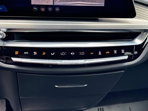 Used 2025 Cadillac Lyriq Luxury w/ LPO, Floor Liner Package AWD/4WD image 22