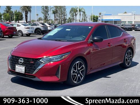 Used 2025 Nissan Sentra SR FWD image 1