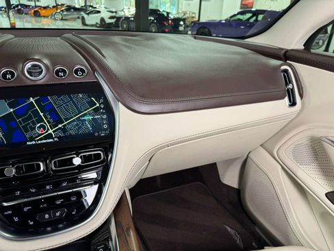 Used 2021 Aston Martin DBX image 34