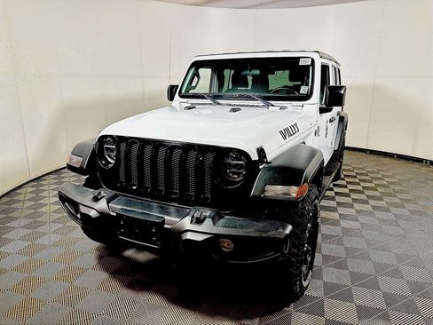 Used 2022 Jeep Wrangler Unlimited Sport AWD/4WD image 3
