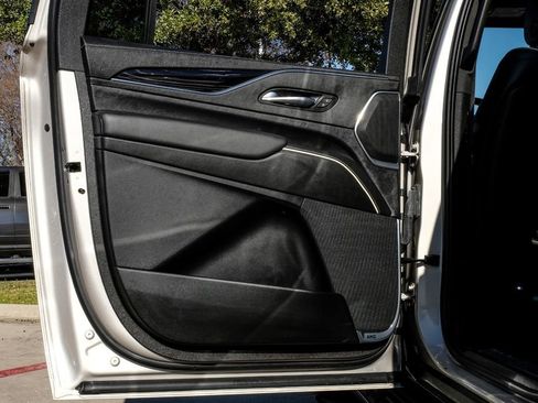 Used 2021 Cadillac Escalade ESV Sport image 49