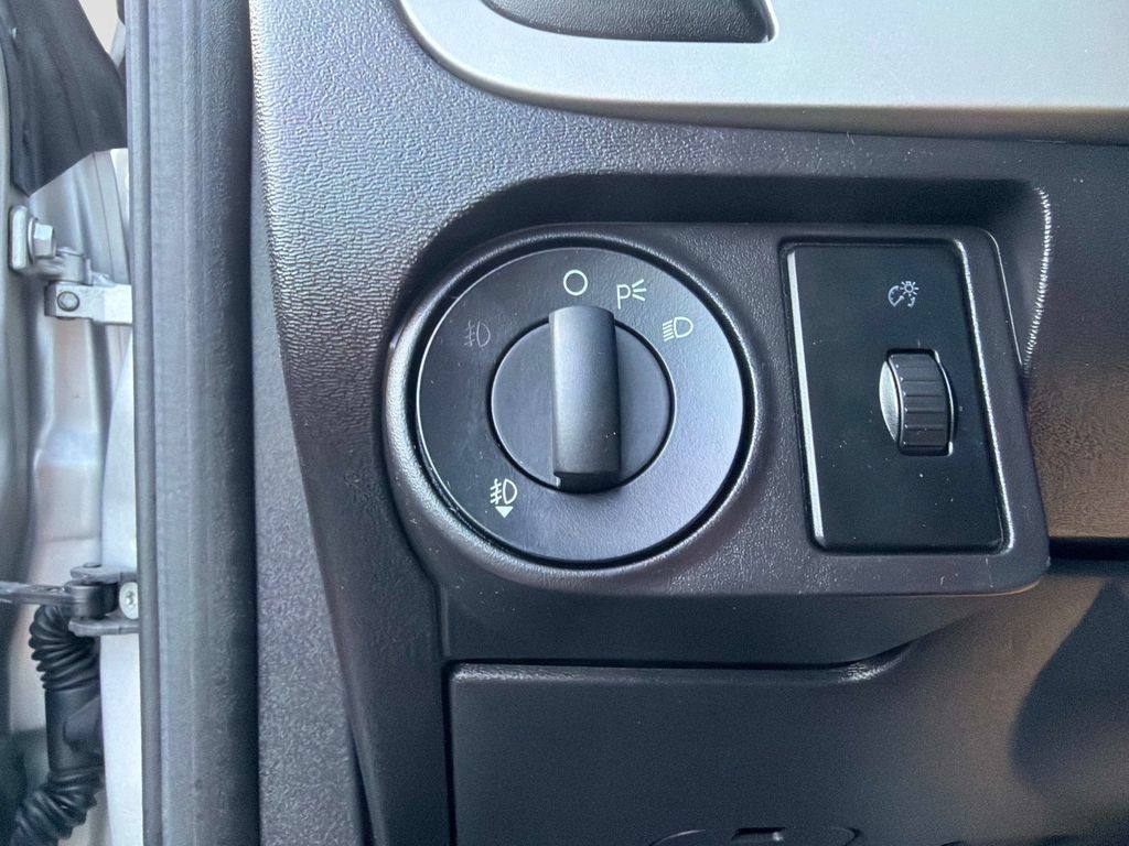 Used 2010 Ford Focus SEL FWD image 29