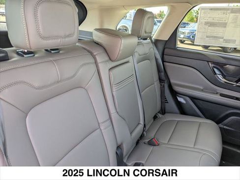 New 2025 Lincoln Corsair AWD image 13