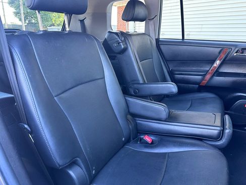 Used 2013 Toyota Highlander Limited FWD image 29