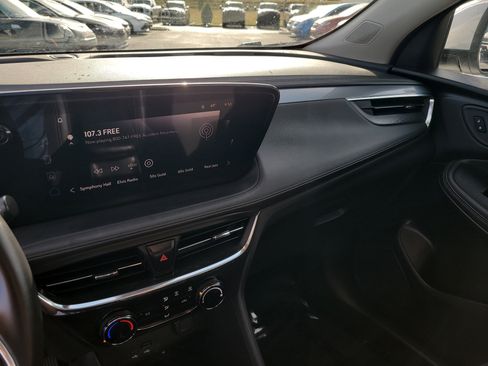 Used 2025 Buick Encore GX Preferred image 19