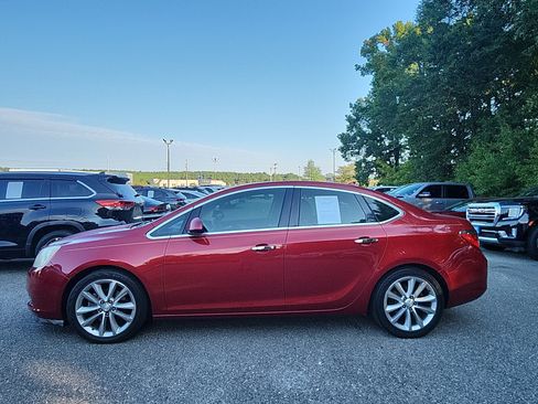 Used 2012 Buick Verano Leather FWD image 2