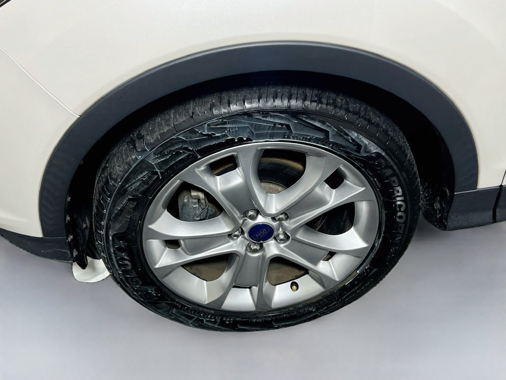 Used 2016 Ford Escape Titanium FWD image 11