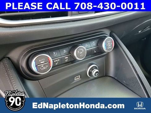 Used 2022 Alfa Romeo Stelvio Veloce image 24