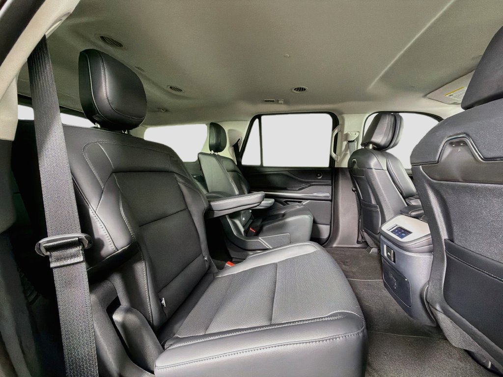 New 2026 Lincoln Navigator Premiere AWD/4WD image 29