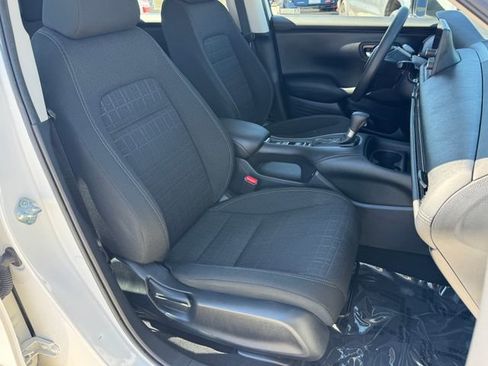 Certified 2024 Honda HR-V LX image 10