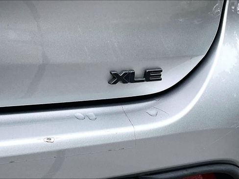 Used 2022 Toyota Highlander XLE FWD image 10
