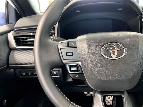 Certified 2025 Toyota Camry SE FWD image 22