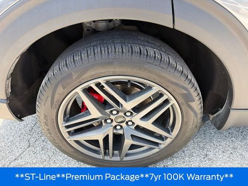 Used 2025 Ford Explorer ST-Line w/ Premium Package AWD/4WD image 42